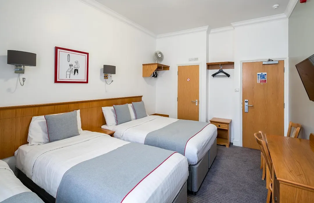 Oyo Townhouse New England, London Victoria-1